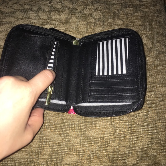 Betsey Johnson wallet - Picture 2 of 6
